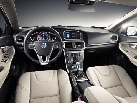 v3_nowe-volvo-v40-13