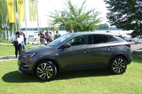 opel_grang11