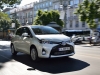 large_2014_yaris_hybrid_high_06