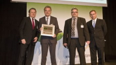 Nowy Mercedes-Benz Actros “zgarnął” nagrodę “European Transport Sustainability Prize 2012” w kategorii […]