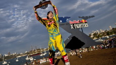 13 kwietnia w Dubaju rusza tegoroczna Światowa Seria Red Bull X-Fighters 2012. […]