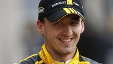 Na oficjalnej stronie zespołu Lotus Renault GP (która nie zmieniła jeszcze wyglądu […]
