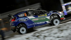 Jari-Matti Latvala i Mikka Anttila (Ford Fiesta RS WRC) prowadza po dwóch […]