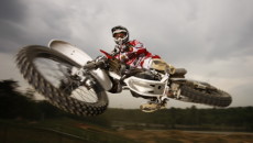 Husqvarna przedłużyła umowę z marką Castrol do 2014 roku. W ramach współpracy […]