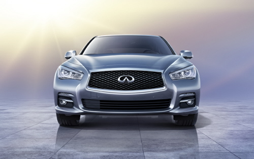 Q 50 2_Dead_Front_lores