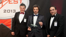 Podczas specjalnej ceremonii zorganizowanej w Atenach, Yvan Muller odebrał nagrodę SPORTBEST 2012 […]