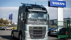 Pierwszy seryjny egzemplarz nowego Volvo FH rozpoczyna swoją transportową służbę w tym […]