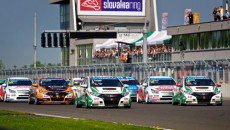 Podczas weekendu WTCC na Słowacji, Gabriele Tarquini wywalczył swoje siedemnaste pole position […]