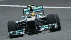 Lewis Hamilton z zespołu Mercedesa wystartuje z pierwszego pola do wyścigu Formuły […]