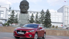 Nowe Mazdy3, biorące udział w wyprawie „Mazda Route3 – Hiroshima to Frankfurt […]