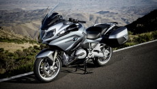 Nowe BMW R 1200 RT debiutuje w segmencie dynamicznych motocykli turystycznych. Oznaczenie […]