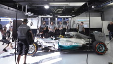 Lewis Hamilton w bolidzie Mercedesa pobił wczorajszy rekord drugiej serii testów zespołów […]