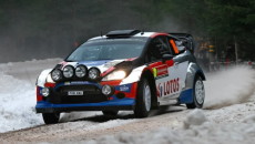Sébastien Ogier i Julien Ingrassia (Volkswagen Polo R WRC) na ostatnim odcinku […]