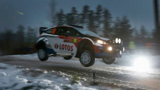 Andreas Mikkelsen i Mikko Markkula w Volkswagenie Polo R WRC wygrali pierwszy […]