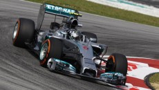 Lewis Hamilton i Nico Rosberg okazali się najszybsi pierwszego dnia treningów przed […]