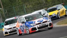 Na węgierskim Hungaroringu odbyła się pierwsza runda cyklu Volkswagen Castrol Cup 2014. […]