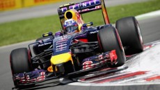 Daniel Ricciardo (Red Bull) wygrał swój pierwszy wyścig w Formule 1, przejeżdżając […]
