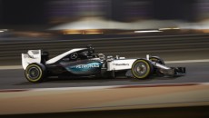 Lewis Hamilton w bolidzie Mercedesa wygrał trzeci z czterech dotychczas rozegranych w […]