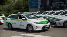 Korporacja taksówkowa EcoCar kupuje flotę niemal 70 Toyot Auris Hybrid, które będą […]