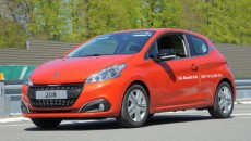 Nowy Peugeot 208 w wersji z silnikiem 1.6 BlueHDi 100 S&S pobił […]