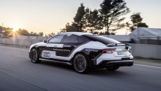 W trybie jazdy autonomicznej i bez udziału kierowcy – Audi RS 7 […]