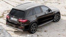 W gamie Mercedesa GLC, średniej wielkości SUV-a, debiutuje dynamiczny wariant – Mercedes-AMG […]