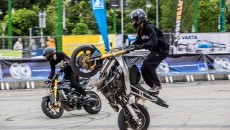 Kaskaderskie show z akrobacjami oraz efektami pirotechnicznymi, customowe modele motocykli, takie jak […]