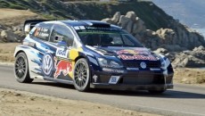 Sébastien Ogier i Julien Ingrassia (Volkswagen Polo R WRC) prowadzą po pierwszym […]