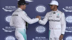 Lewis Hamilton wygrał dwa pierwsze treningi przed wyścigiem o Mistrzostwo Świata Formuły […]