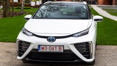 Jeszcze w tym roku napędzana wodorowymi ogniwami paliwowymi Toyota Mirai będzie dostępna […]