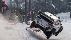 Thierry Neuville i Nicolas Gilsoul (Hyundai i20 Coupe WRC) powiększyli swoja przewagę […]
