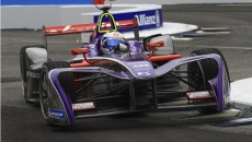 Sam Bird wygrał historyczny – pierwszy wyścig Formuły E na torze ulicznym […]