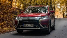 W polskich salonach Mitsubishi debiutuje właśnie najnowsze wcielenie rodzinnego modelu SUV – […]