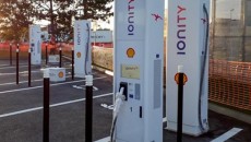 Firma Shell we współpracy z operatorem sieci ładowania samochodów elektrycznych IONITY otworzyła […]