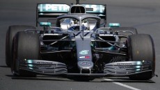 Lewis Hamilton w bolidzie Mercedesa okazał się pierwszego dnia najszybszy na obu […]