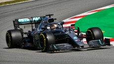 Startujący z drugiego pola Lewis Hamilton w Mercedesie wygrał wyścig mistrzostw świata […]