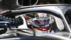 Lewis Hamilton w bolidzie Mercedesa wygrał wyścig mistrzostw świata Formuły 1 o […]