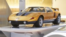 Model Mercedes C 111-II, z czterowirnikową (4x 602 cm3) odmianą silnika M […]