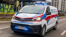 W Centrum Zdrowia Dziecka regularną pracę rozpoczęła Toyota Proace, przygotowana do transportu […]