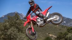 Nowa Honda CRF 450R 2021 jako oryginalne wyposażenie otrzyma opony Dunlop Geomax […]