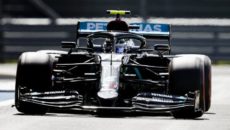 Lewis Hamilton (Mercedes) uzyskał najlepszy czas w kwalifikacjach przed wyścigiem mistrzostw świata […]