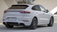 Warianty Porsche Cayenne z hybrydowym napędem plug-in na nowy rok modelowy będą […]