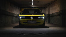 Na początku był samochód. A dokładniej pomarańczowo-czerwony Opel Manta z czarnym winylowym […]