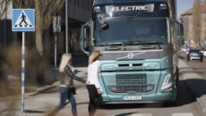 Mając na celu zwiększenie bezpieczeństwa rowerzystów i pieszych Volvo Trucks wprowadza do […]