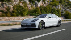 Porsche kontynuuje wzmacnianie oferty układów napędowych swojej sportowej limuzyny Panamera. W ramach […]
