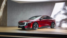 Nowa Mazda6e uosabia idealną równowagę między dynamiczną estetyką a codzienną praktycznością. Wygląd […]