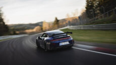 Porsche 911 GT3 najszybszym samochodem produkcyjnym z manualną skrzynią biegów na północnej […]